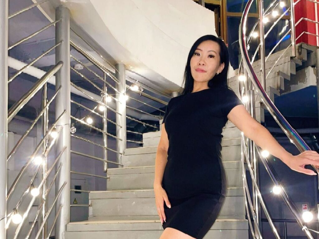 LiaPak – webcam model profile photo