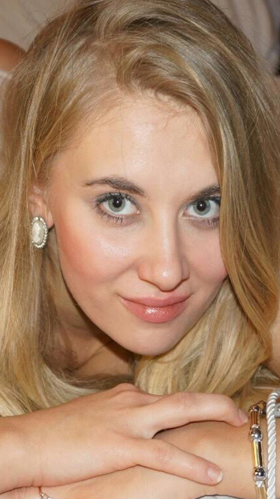 BaliBlond erotic portrait