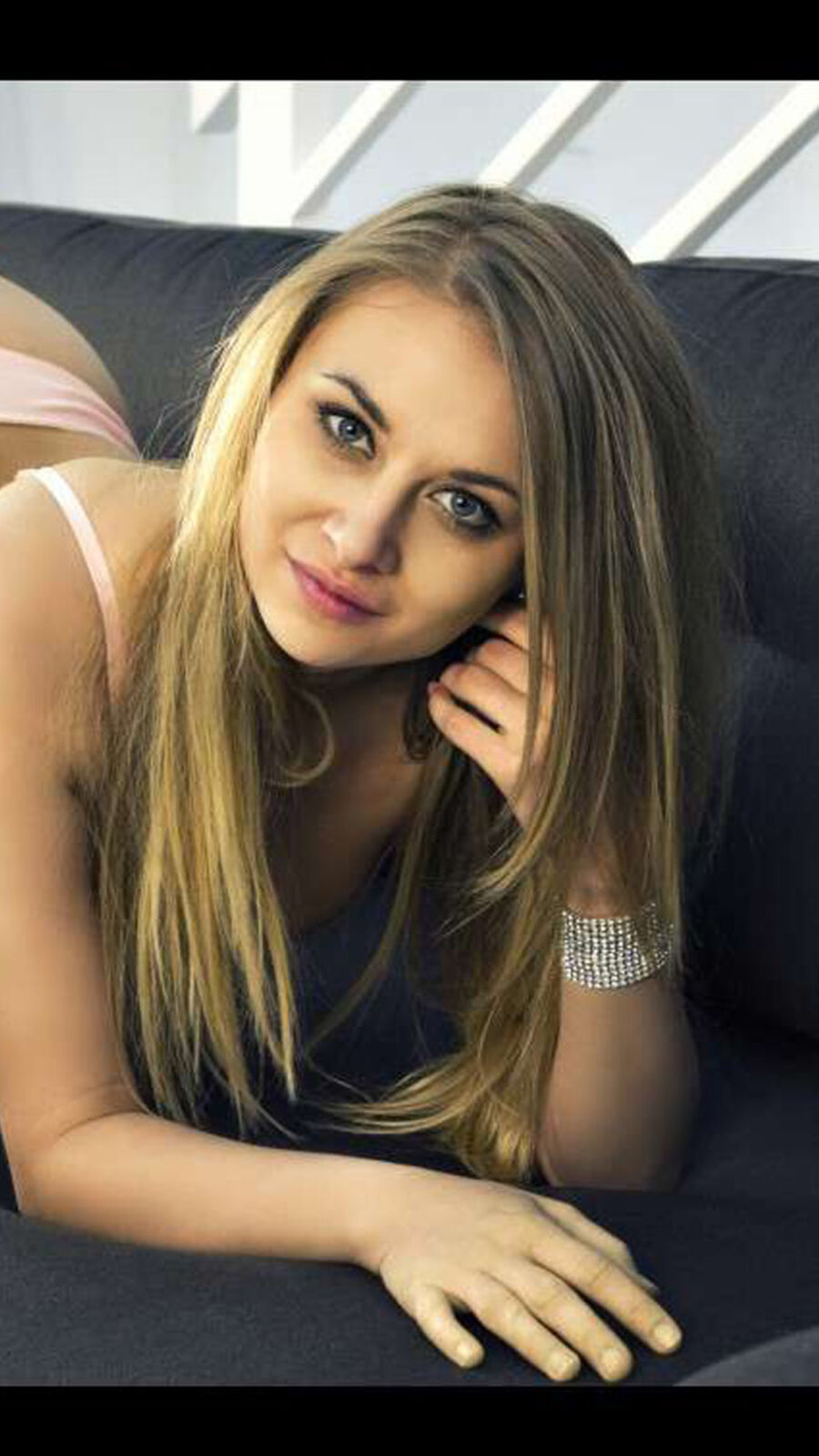 BaliBlond glamour portrait