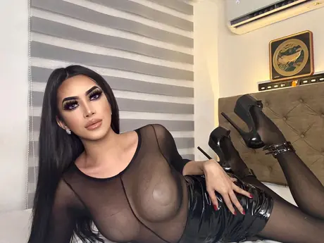 Chat with AlexaKhalifa