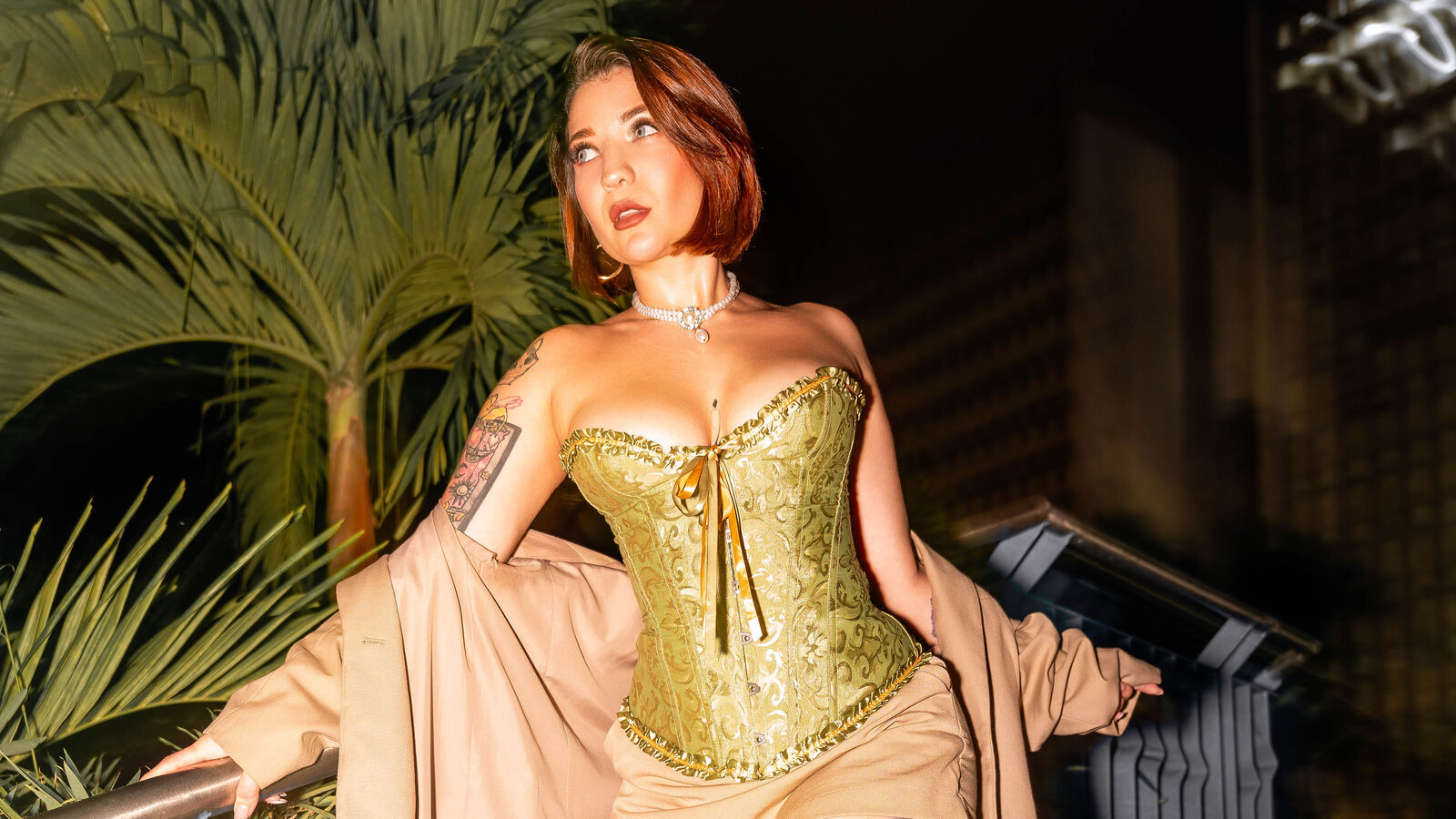 GiaOlives glamour portrait