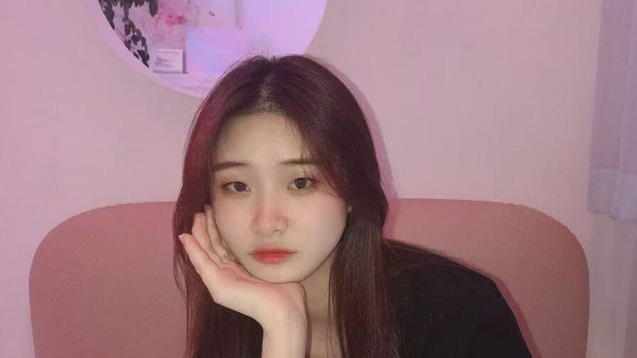 Watch AmyXing live on eighteen plus