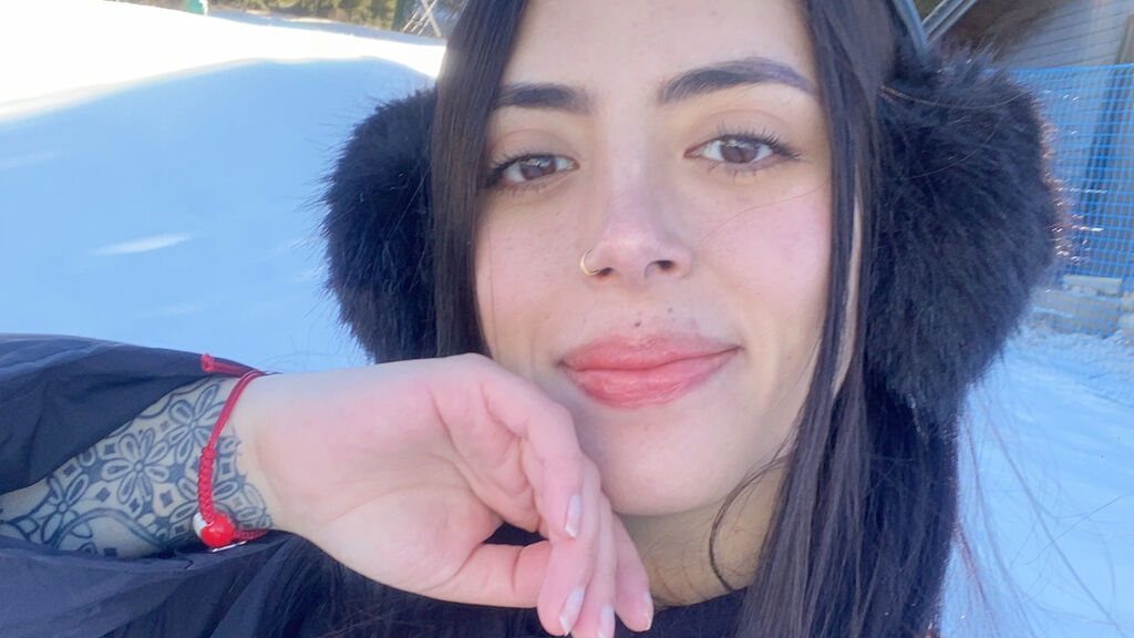 DianeDolphine online on GirlsOfJasmin