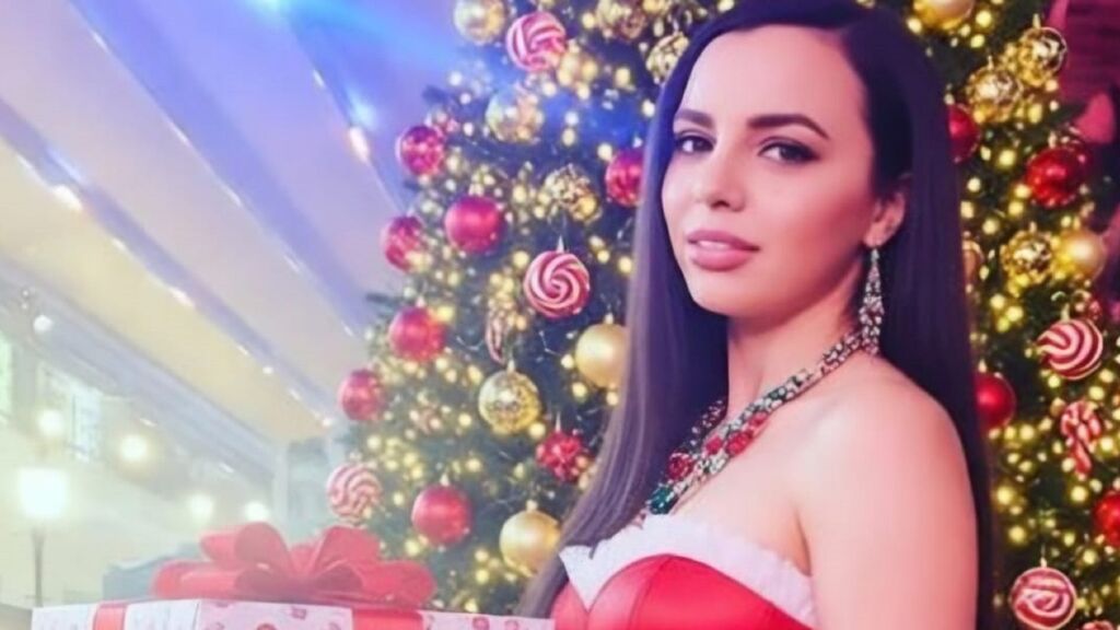 Watch JuliaHayss live on cam at LiveJasmin