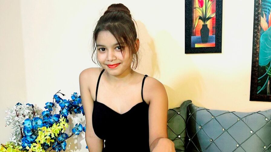 AdrianaReyez live cam