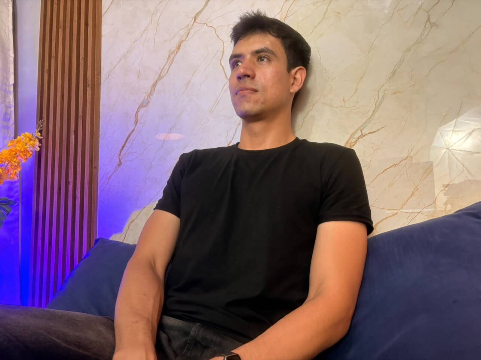 Live cam for SantiNoel