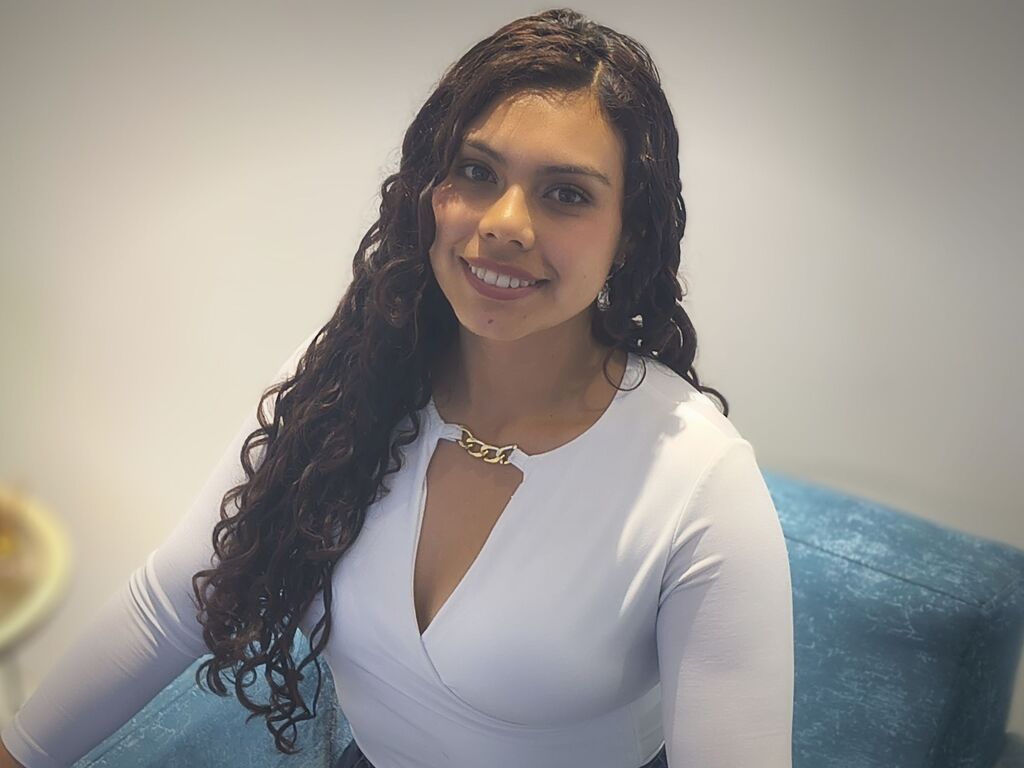 AlejaJara age 20