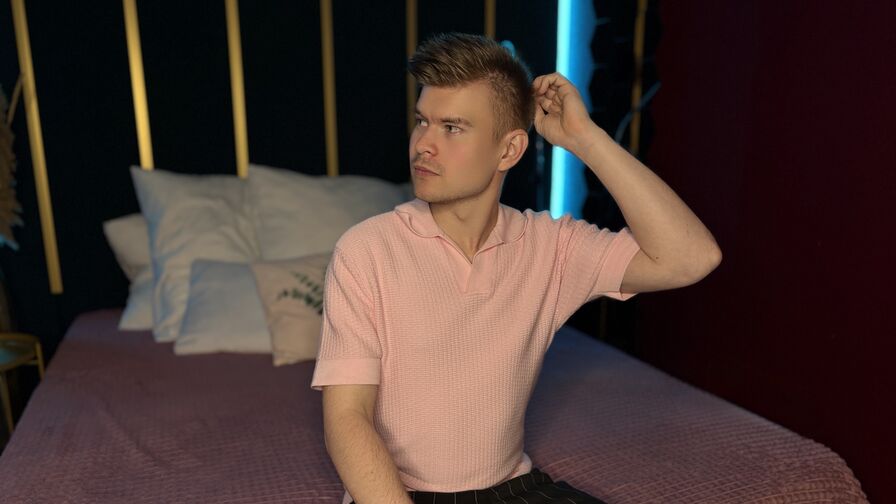 Watch WalterFry’s Cam Show Live