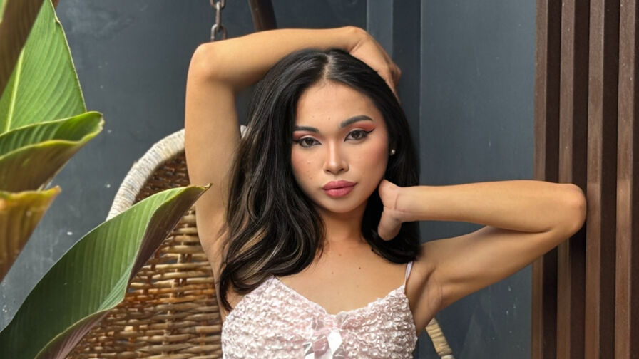 Watch FrancineCarolina live on E-Chat