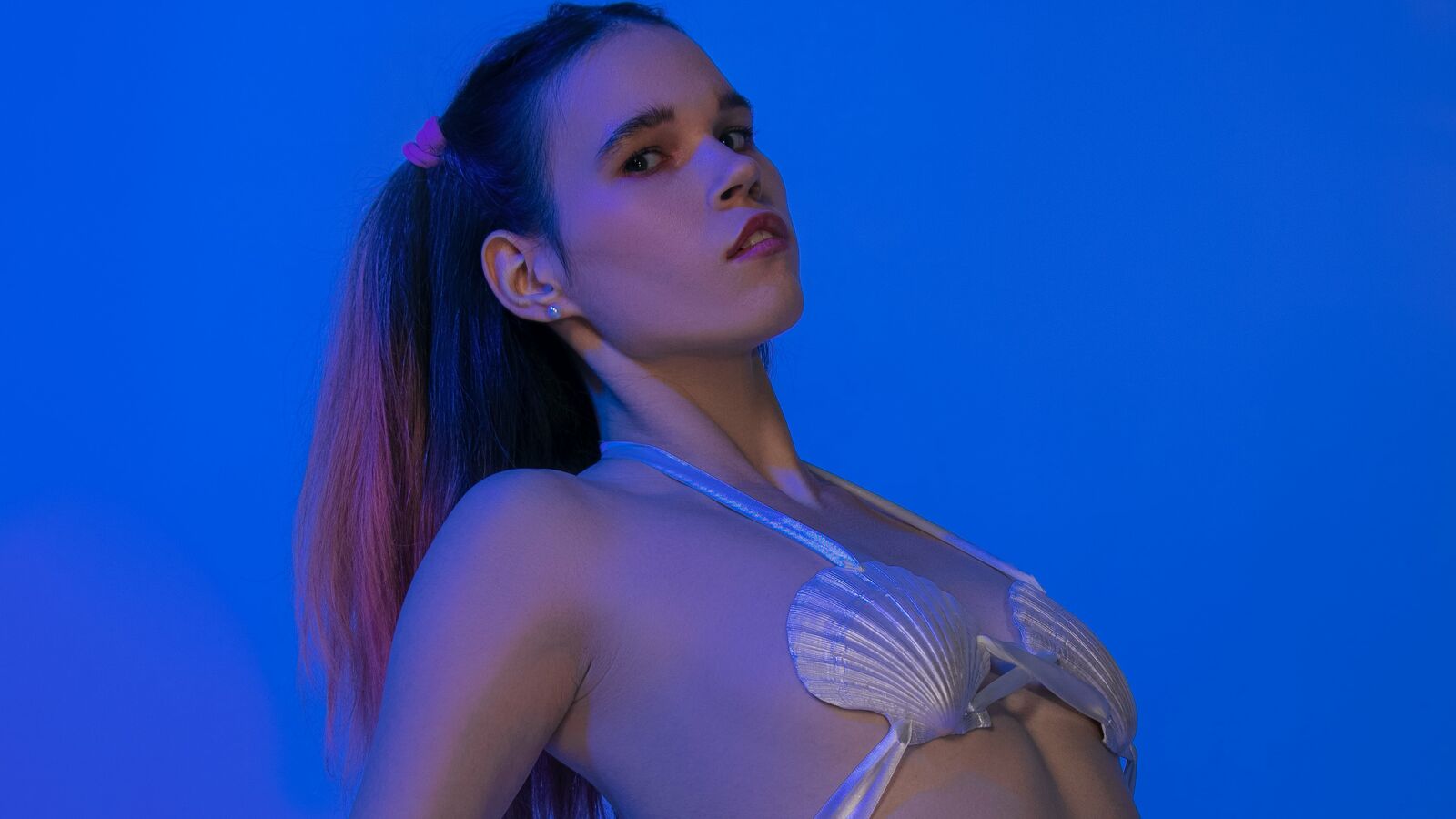 NicoleHuan glamour portrait