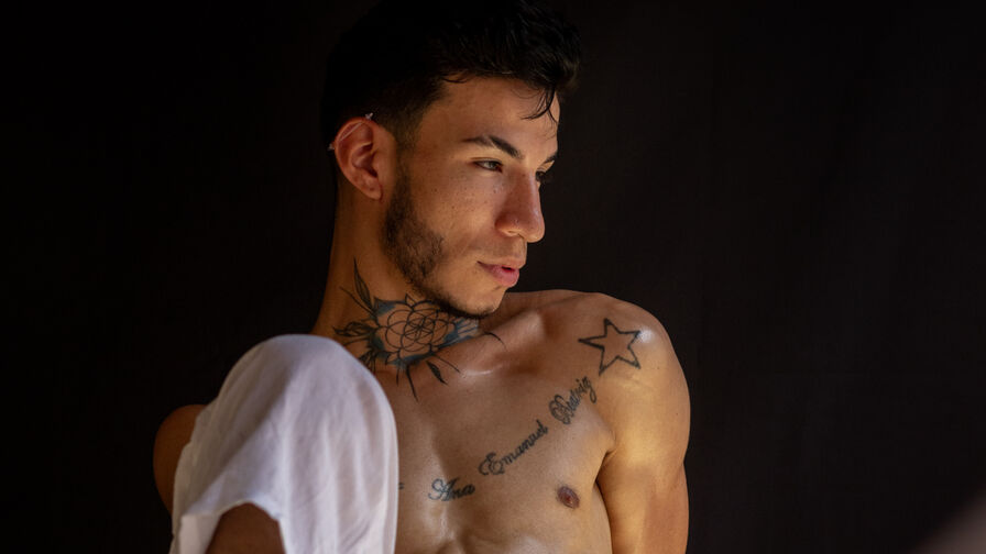 OliverMira livejasmin