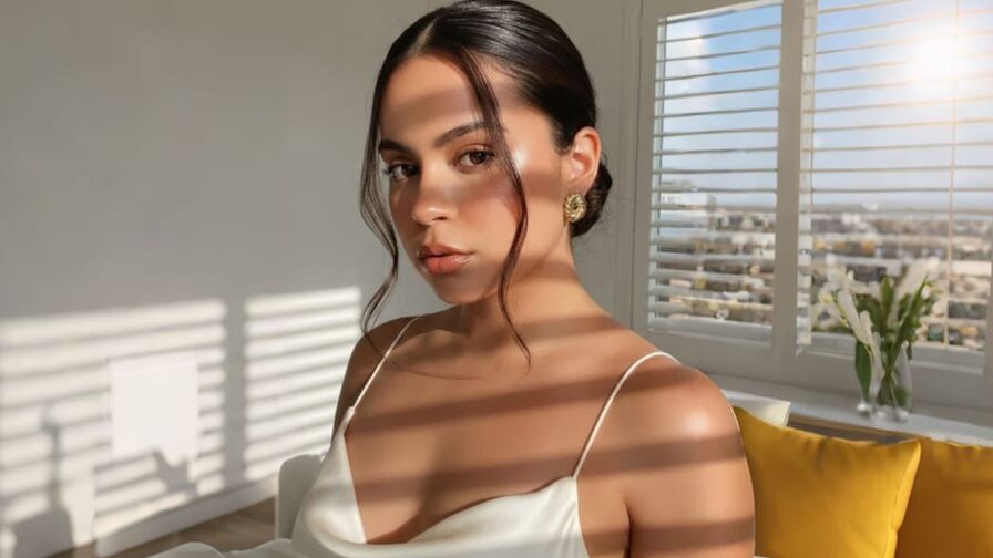 Live Sex Chat with KiaraVictoria