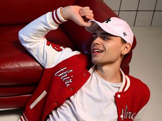 ZacharyEllington is a webcam model from Russia age 23