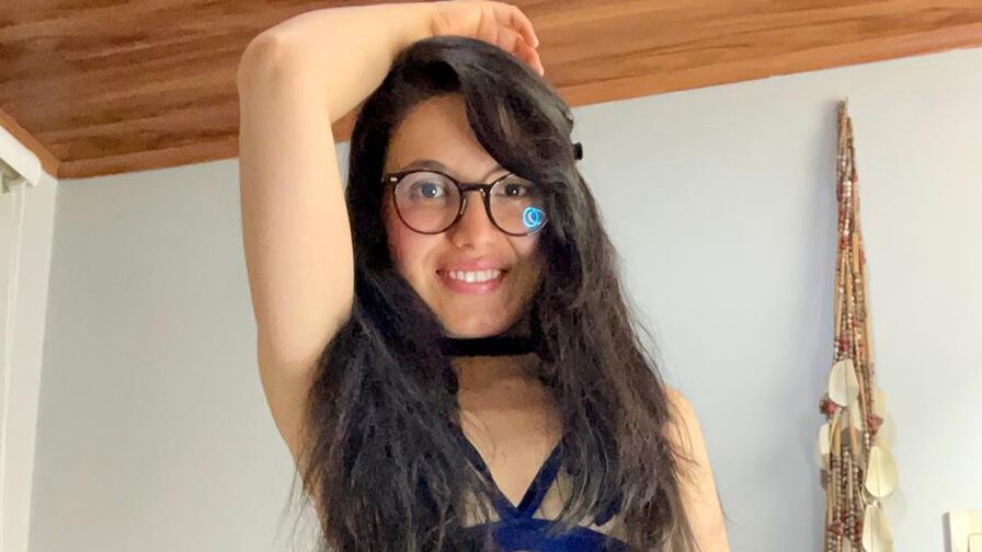 Join ZhenMelan’s Live Webcam Show