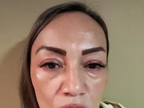 Chat with VanessaReinoldss