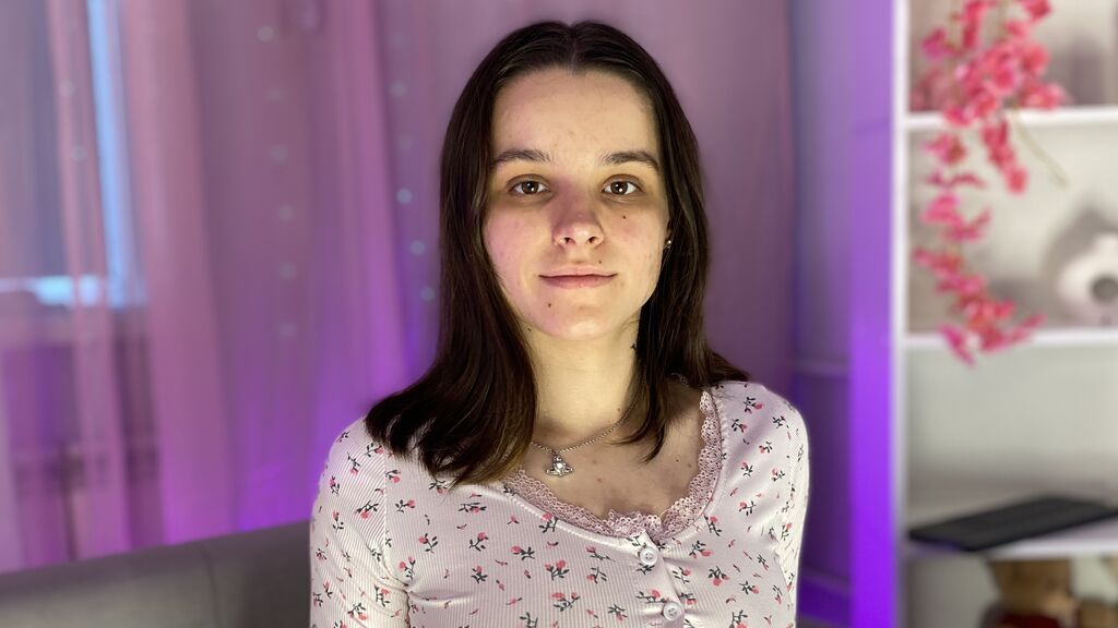 LunaWants's profile from Jasmin at GirlsOfJasmin'