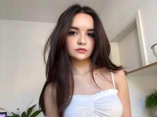 18 skinny white female brown hair brown eyes MerciaGelling chat room