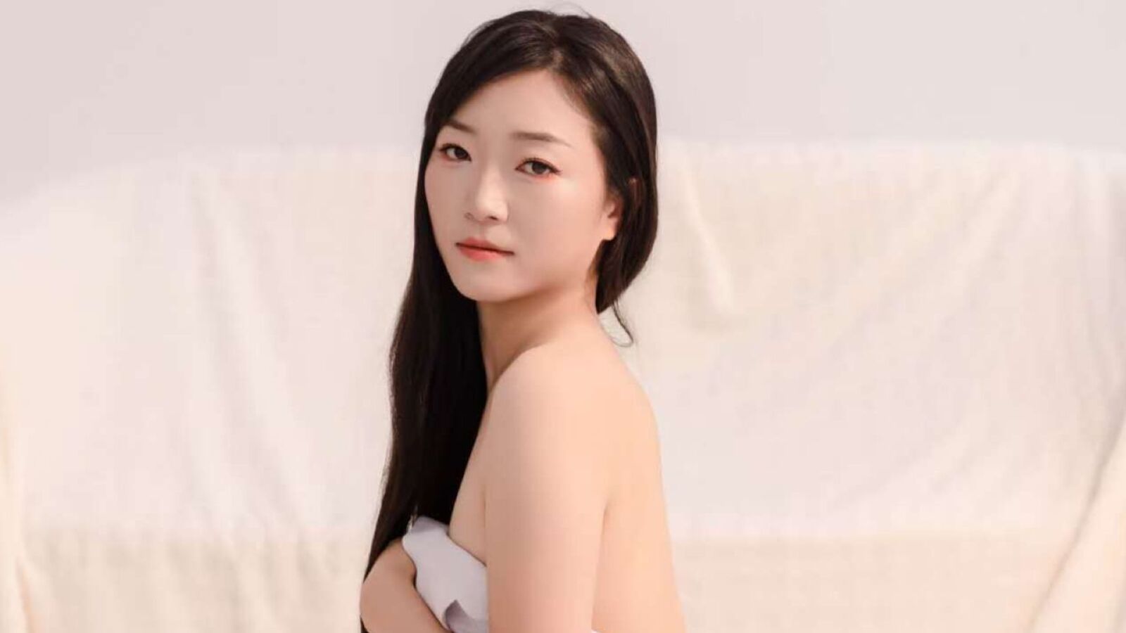 XuanJuan erotic portrait