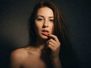 VIVO.webcam EmilyGordan (25) girl with normal breasts