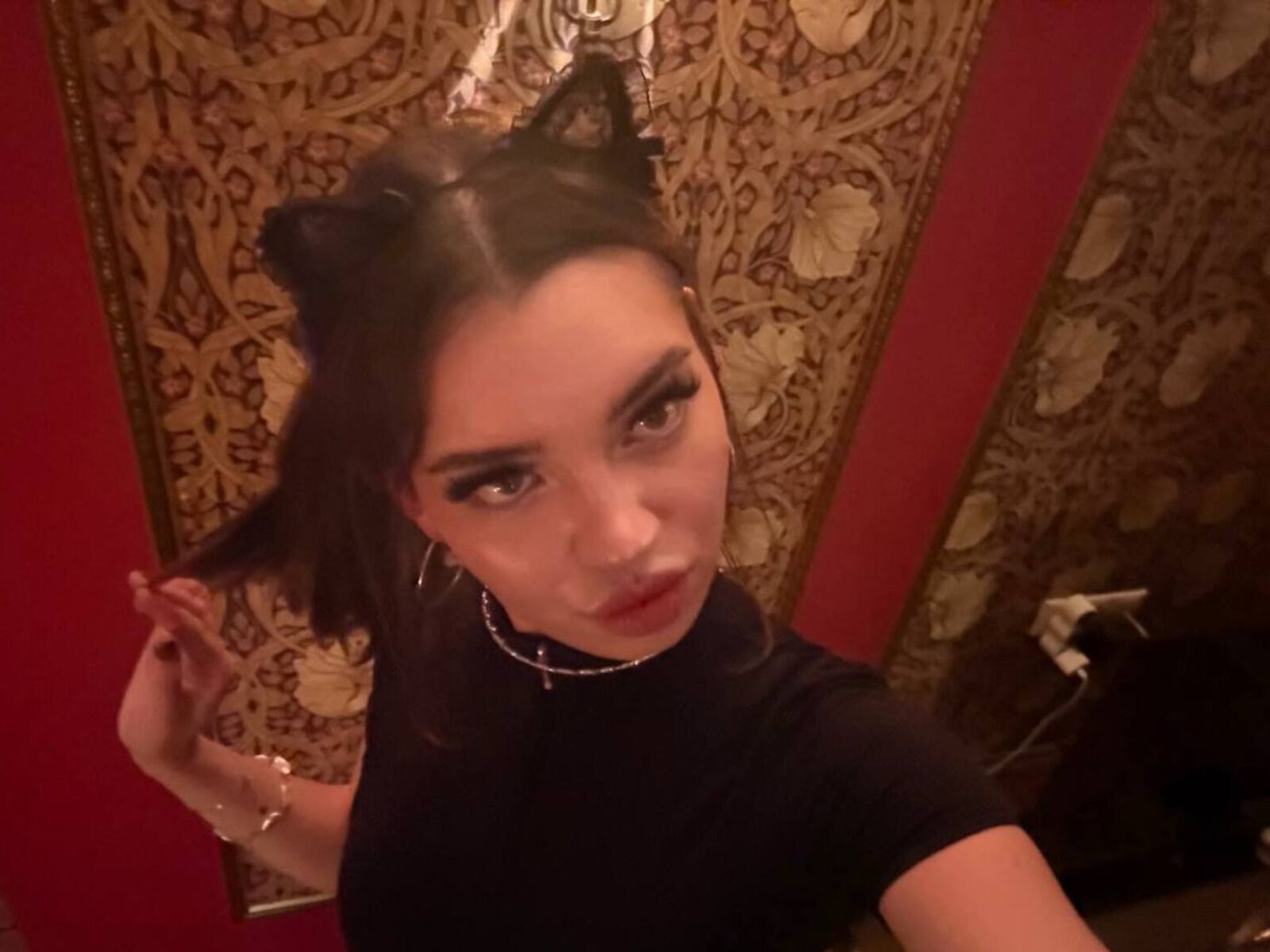 Live cam for DahliaNabozny