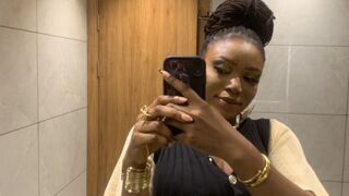 le modèle RubyJavis est en webcam porno dans un show sur le site livejasmin, il possède les tags suivants: cameltoe,close up,dancing,dildo,fingering,live orgasm,roleplay,smoke cigarette,squirt,striptease,vibrator,deepthroat,snapshot,joi,sph,twerk