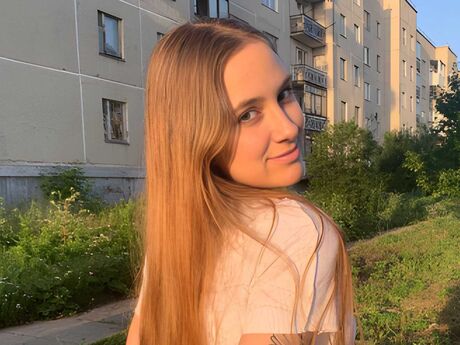 Chat with NatashaBoom