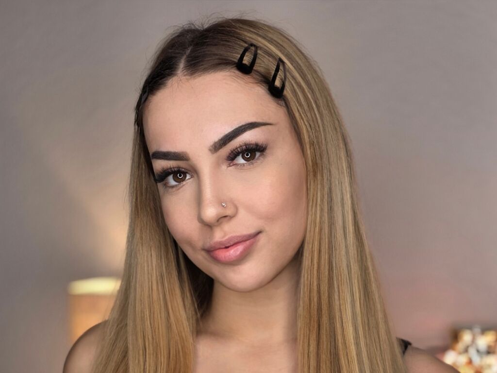 ZaraPlaya – webcam model profile photo