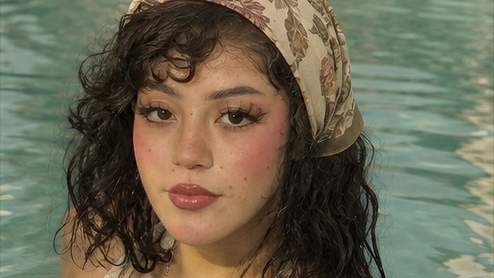 DaniDelrey glamour portrait