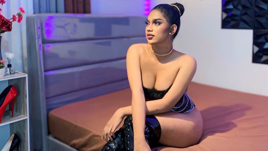 DoniaCelina live cam model at LiveJasmin