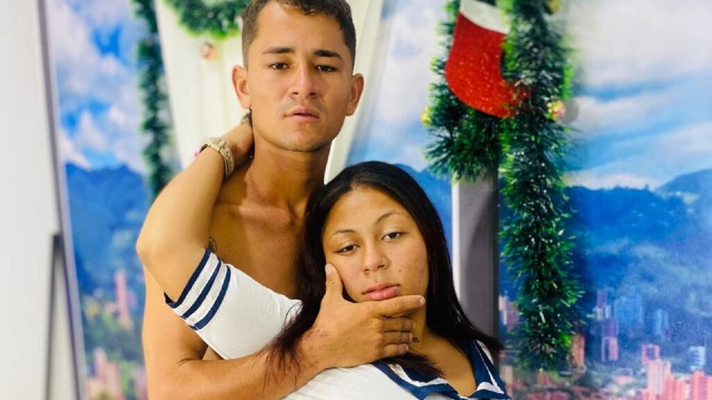 DilanAndTania Live Cam on LiveJasmin and RICams