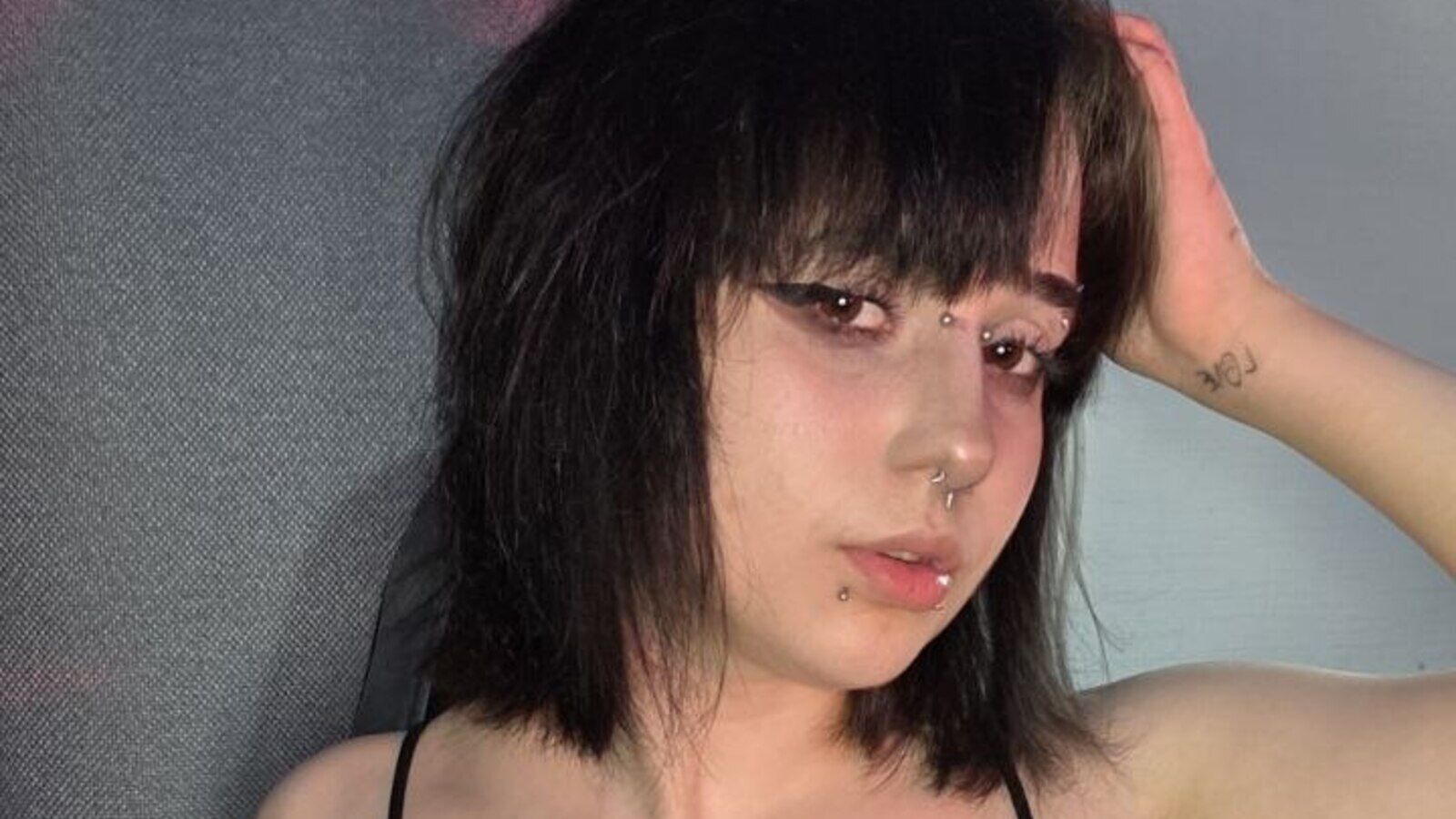 ShirlyDelfin erotic portrait