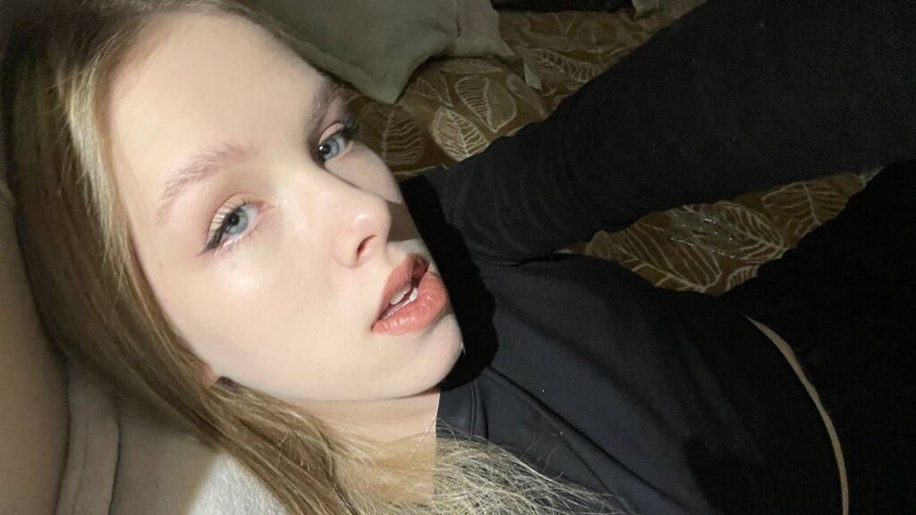 AvaBlackwood's profile from Jasmin at GirlsOfJasmin'