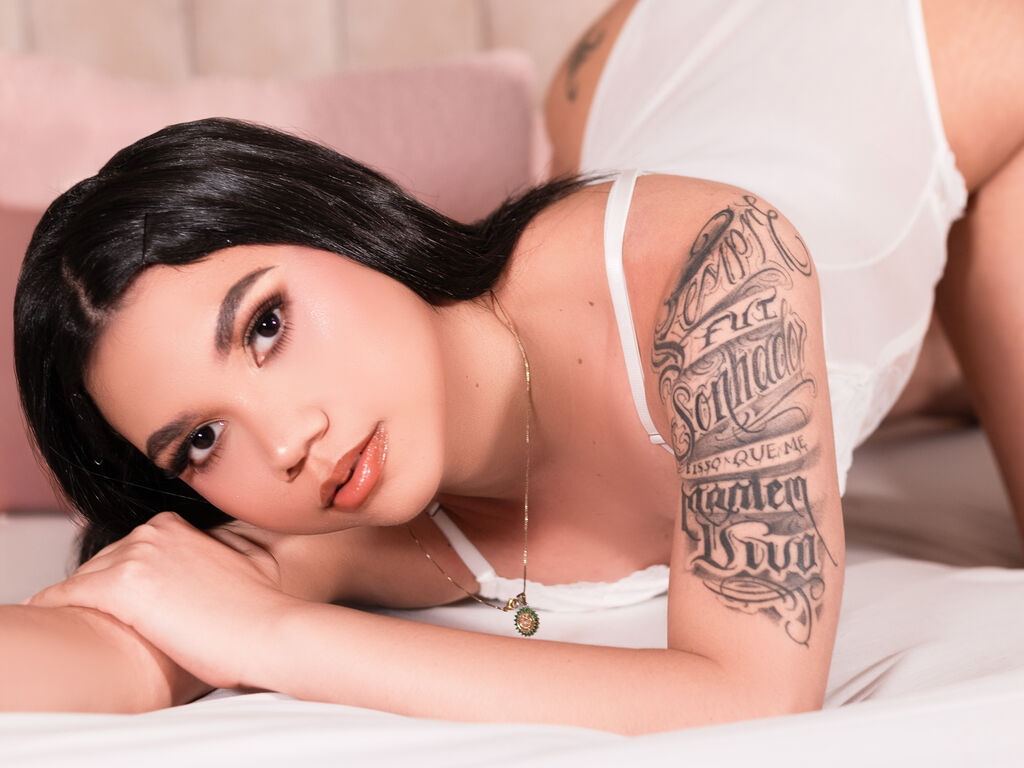 YaraWalker LiveJasmin girl member chat profile