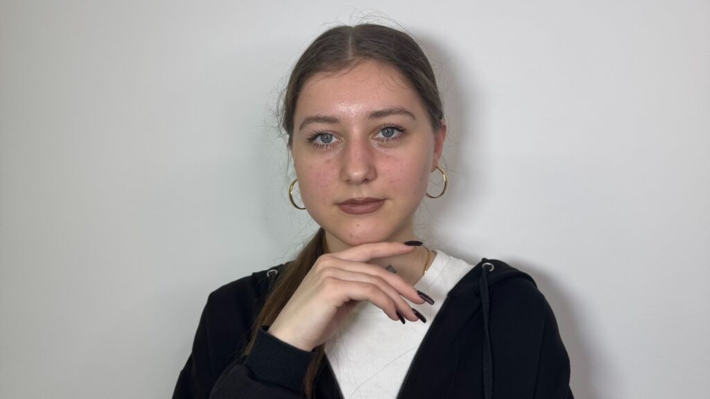 EarleenViteaux's profile from Jasmin at GirlsOfJasmin'