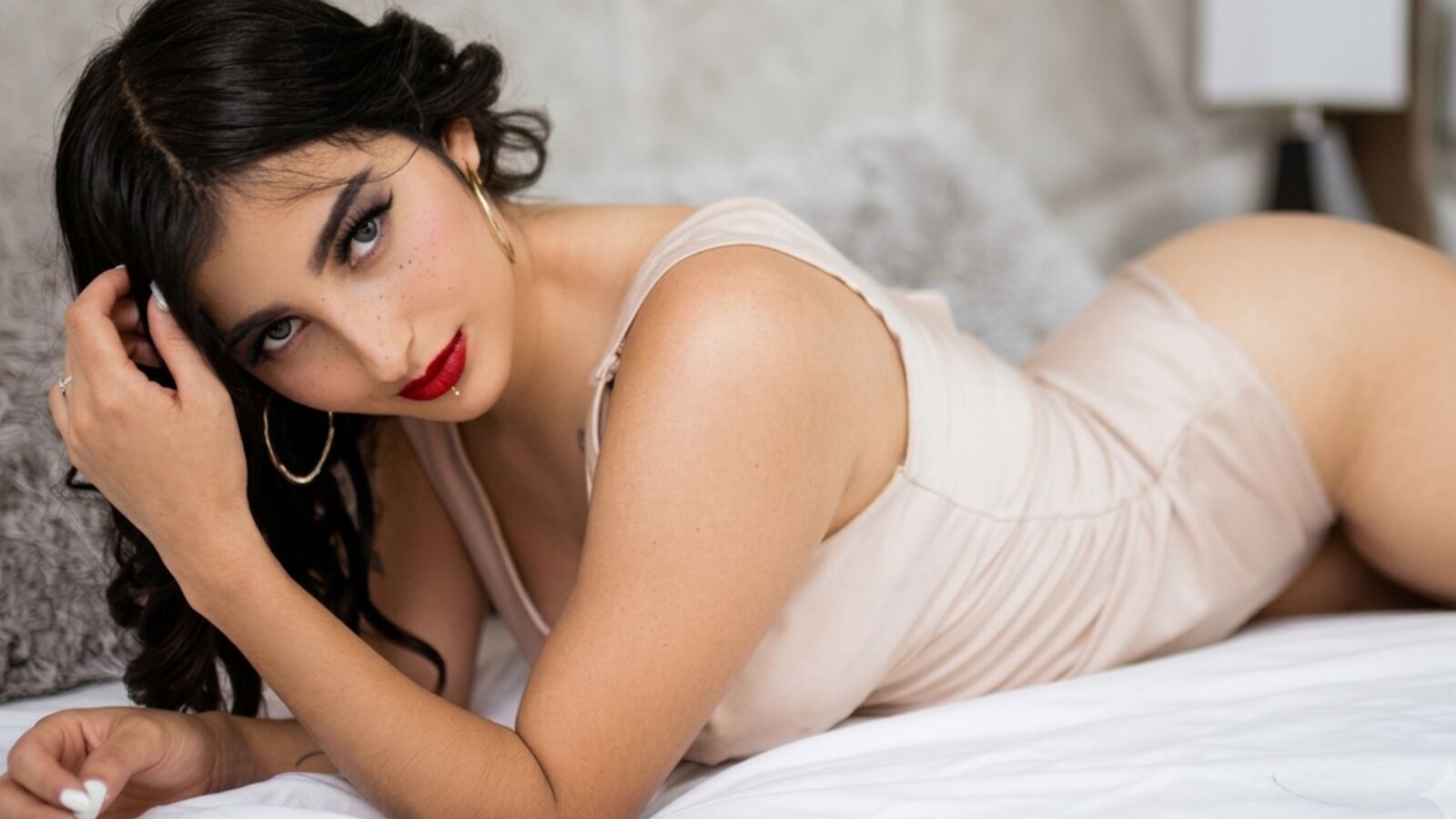 VelvetRossie glamour portrait