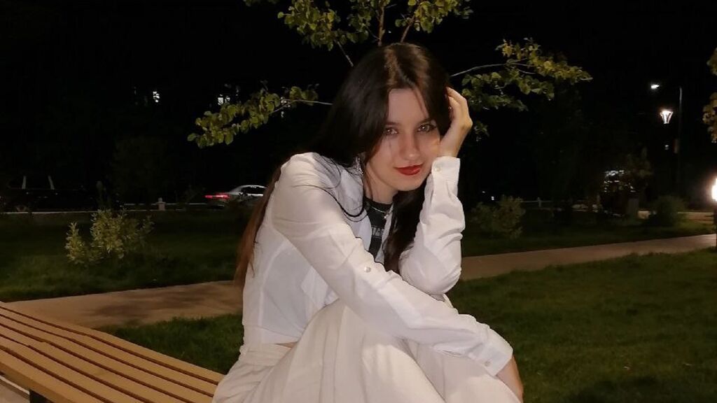 LoisEmbury online on GirlsOfJasmin