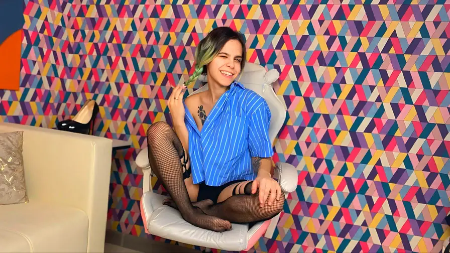 Webcam Nude with LiraBelle