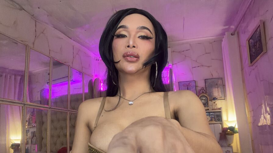 CarlaHenson's live cam