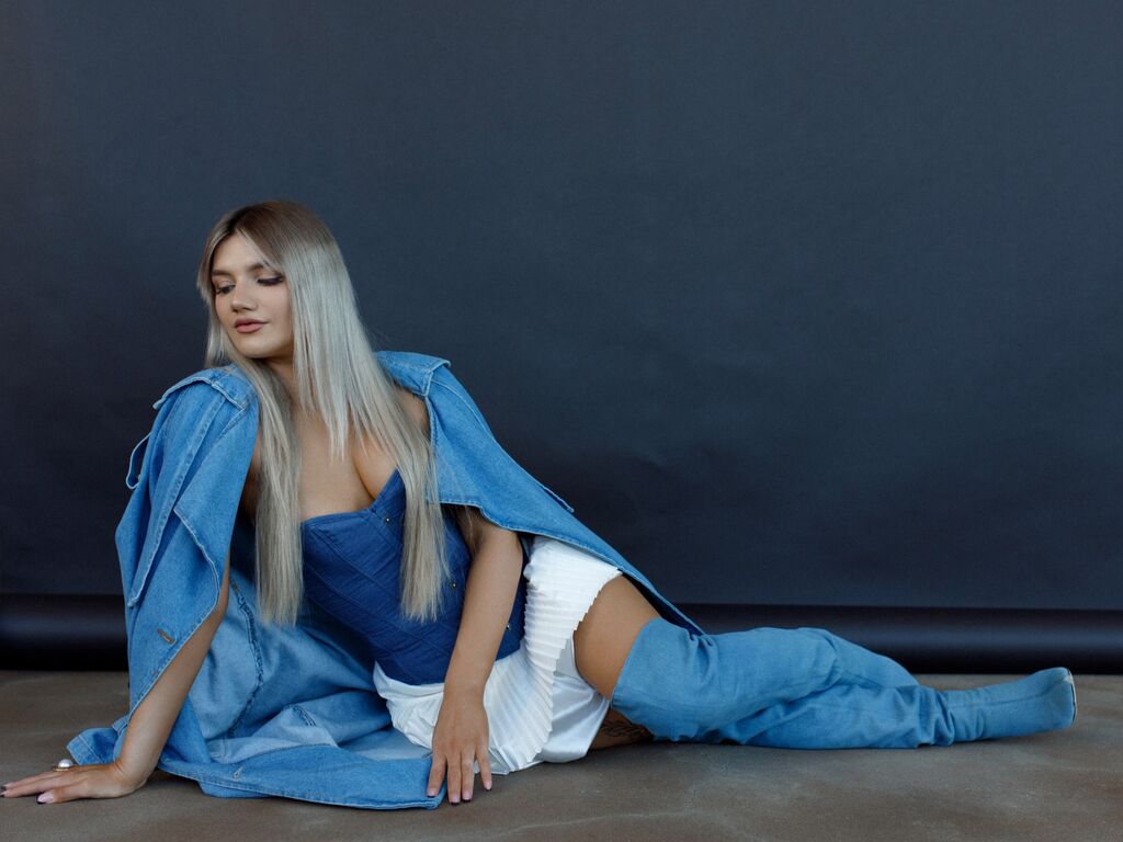 SelenaeMoore Nude