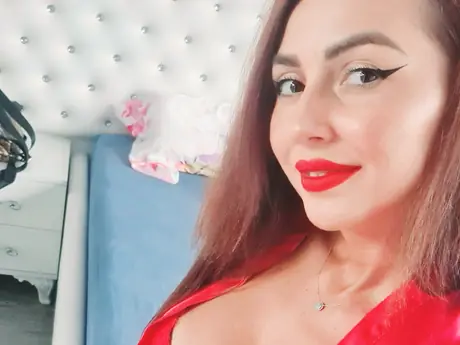 Chat with AngeliqueMonique