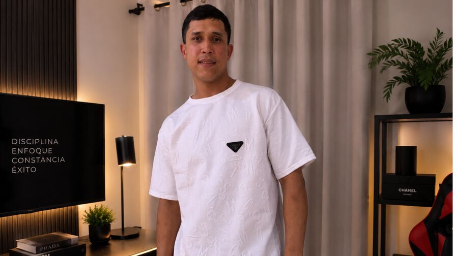 Enter DominicVillareal VIP Show