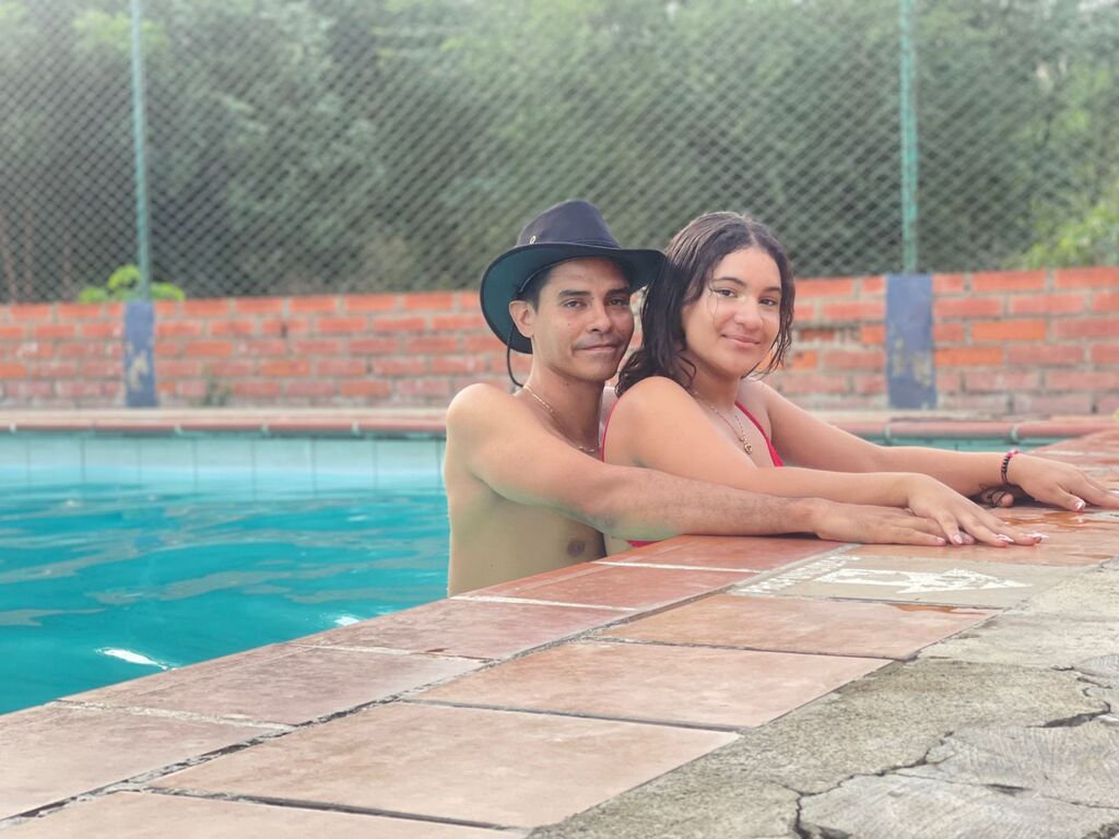 ZoeAndMarcus cam profile preview image