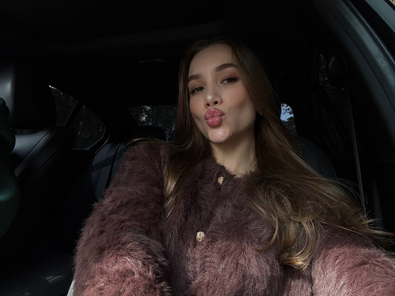 Live cam for SelenaLain