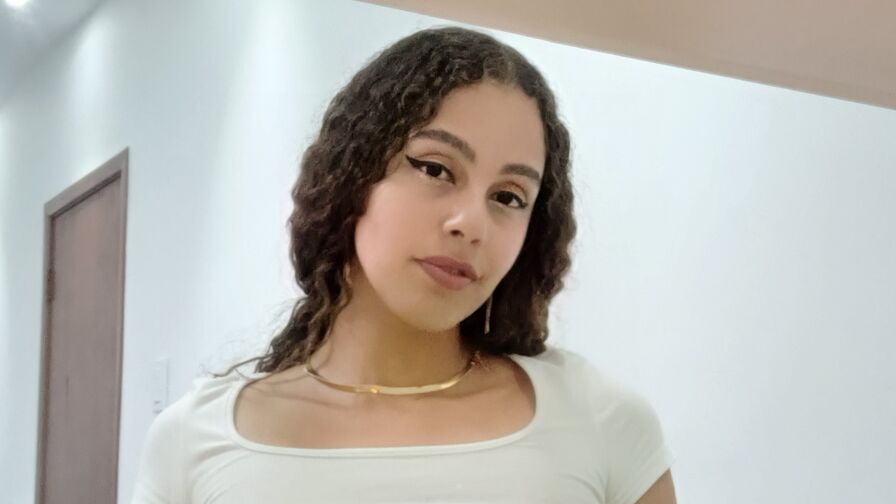 Join IsisAmetista’s Live Webcam Show