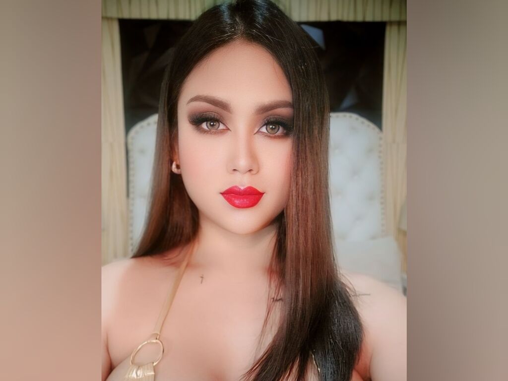 IsaRoyale Profile Image