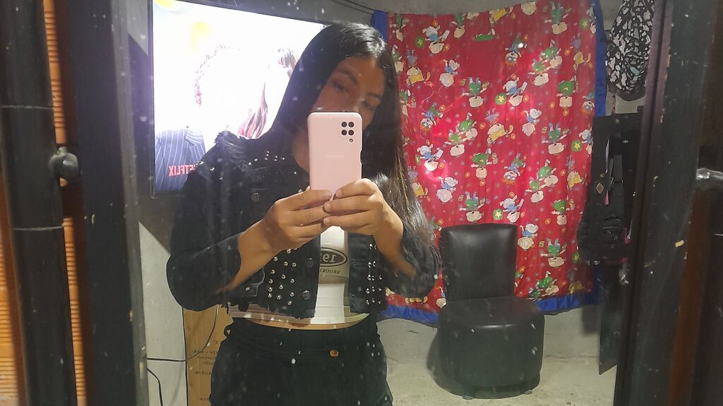 AnnaBrowlatina online on GirlsOfJasmin