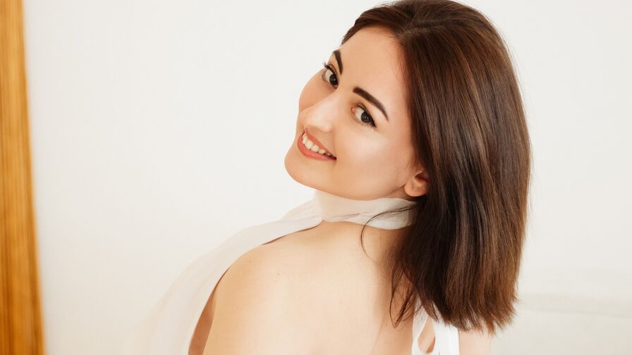 Watch NoraSimon live on Live Cams