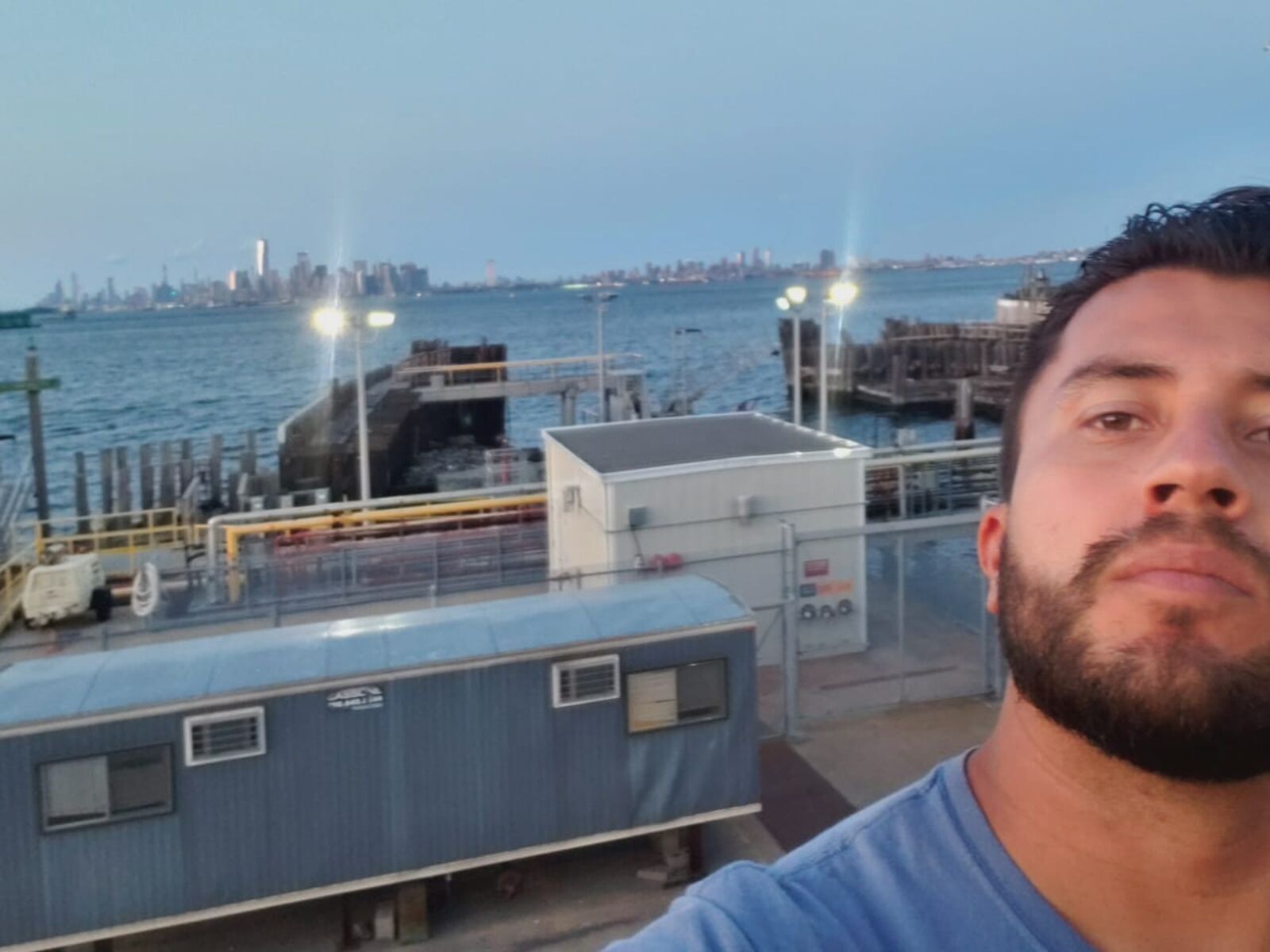 Live cam for AxelRestrepo