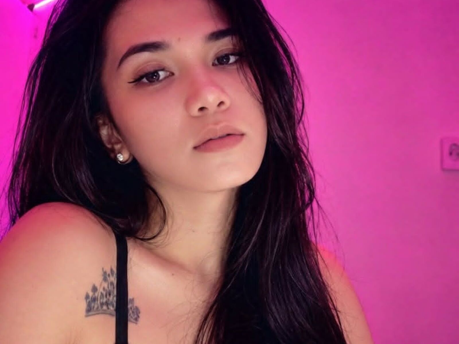 Live cam for ThaniaStewart