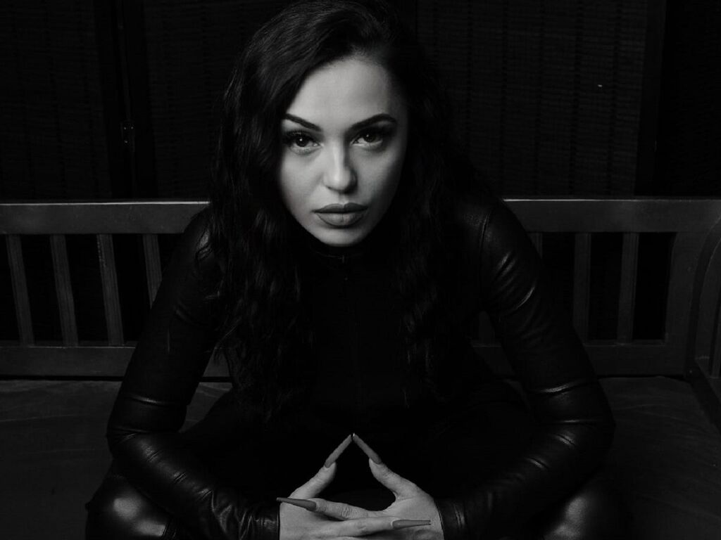 ClaireBond live fetish cam image